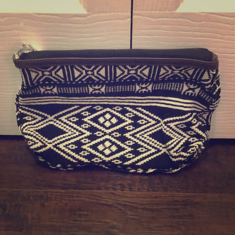 Reversible pouch